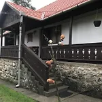 Korkostolo Vendeghazak *