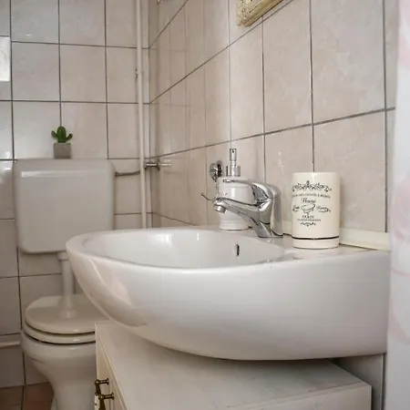 Korkostolo Vendeghazak Apartment
