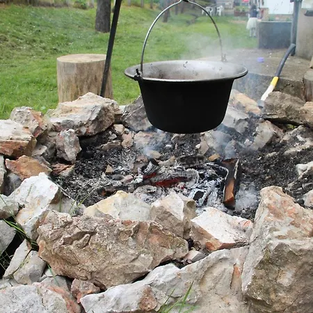 Korkostolo Vendeghazak Apartament *