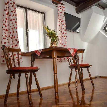 Korkostolo Vendeghazak Apartment