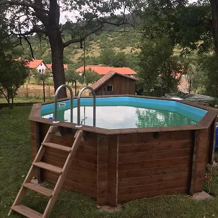 Korkostolo Vendeghazak *