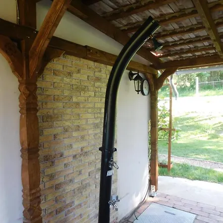 Korkostolo Vendeghazak Apartment