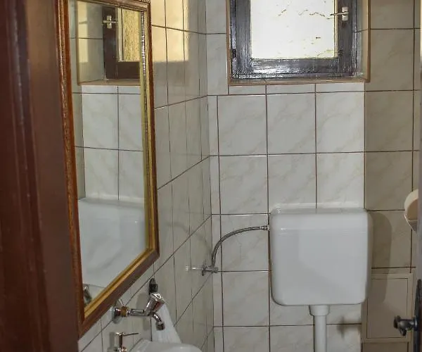 Korkostolo Vendeghazak Daire