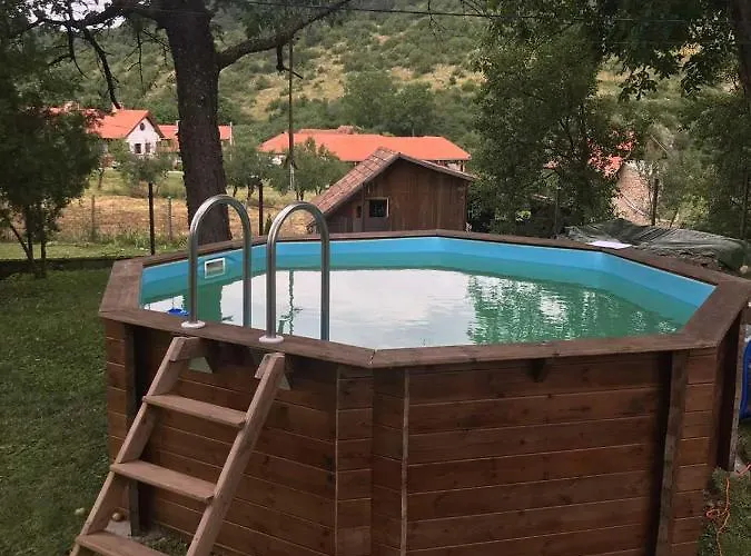 Korkostolo Vendeghazak *