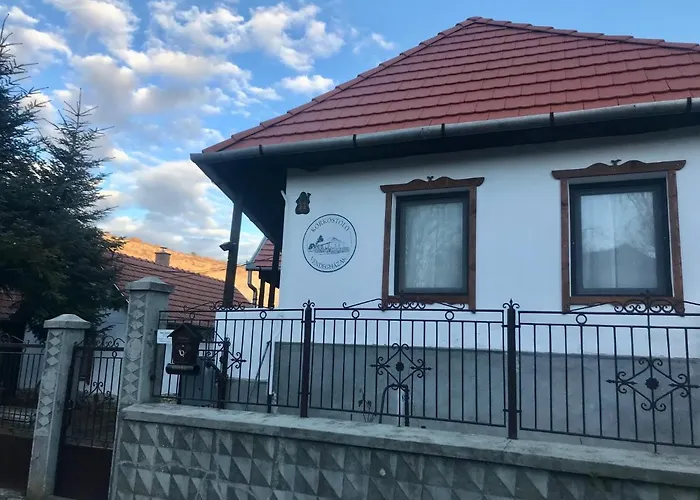 Daire Korkostolo Vendeghazak