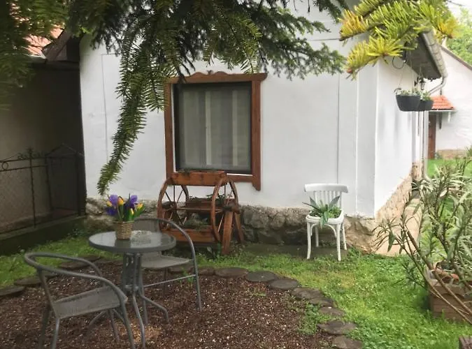 Korkostolo Vendeghazak Daire